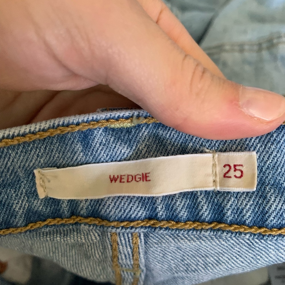 Levi’s Wedgie Jeans - Picture 6 of 7